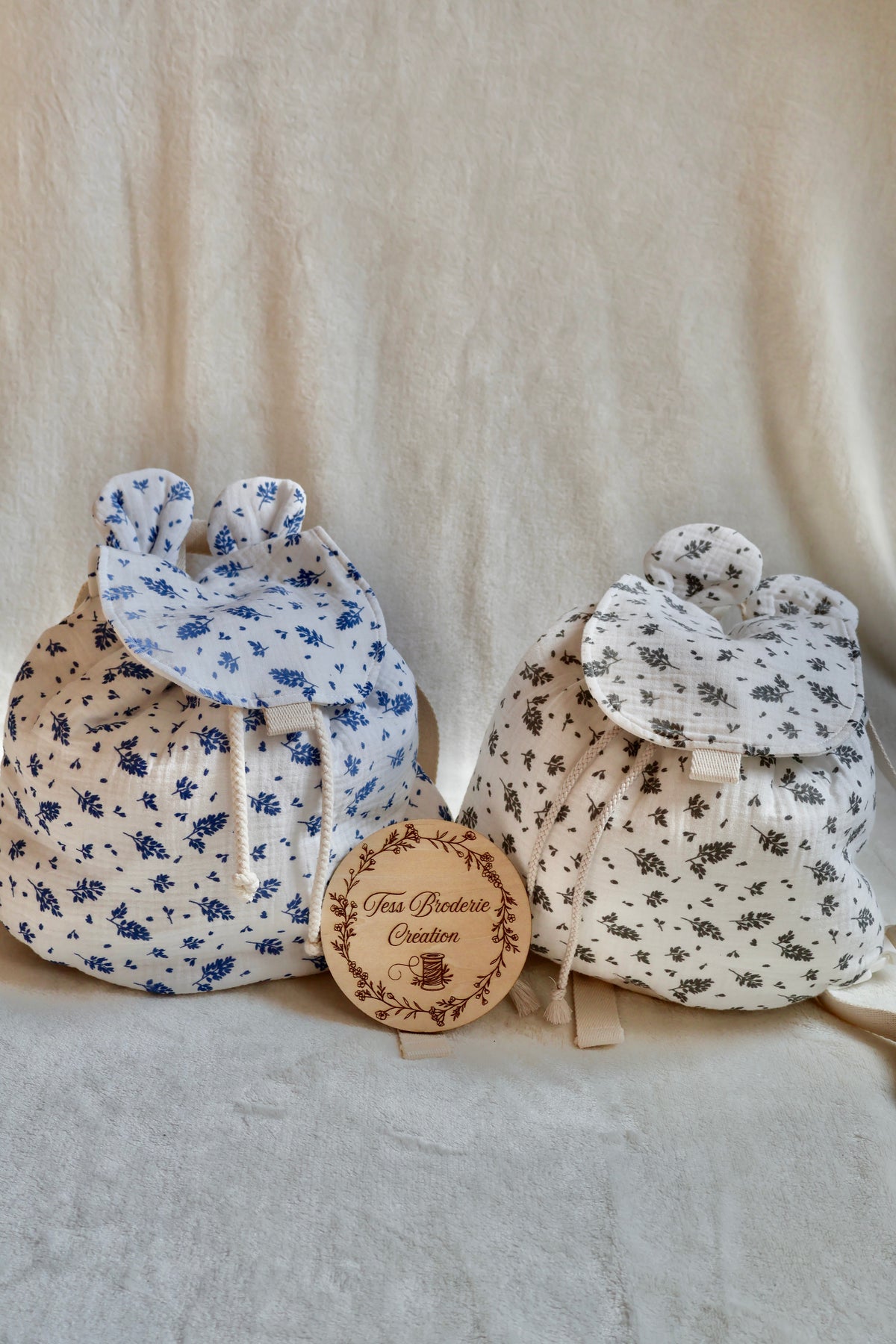 Sac à dos oreilles motifs feuilles personnalisé