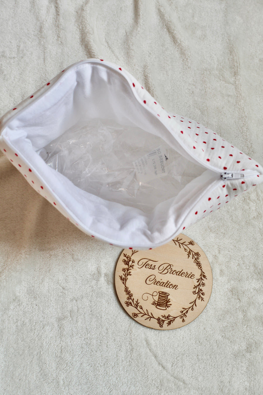 Trousse de toilette motifs cœur personnalisée