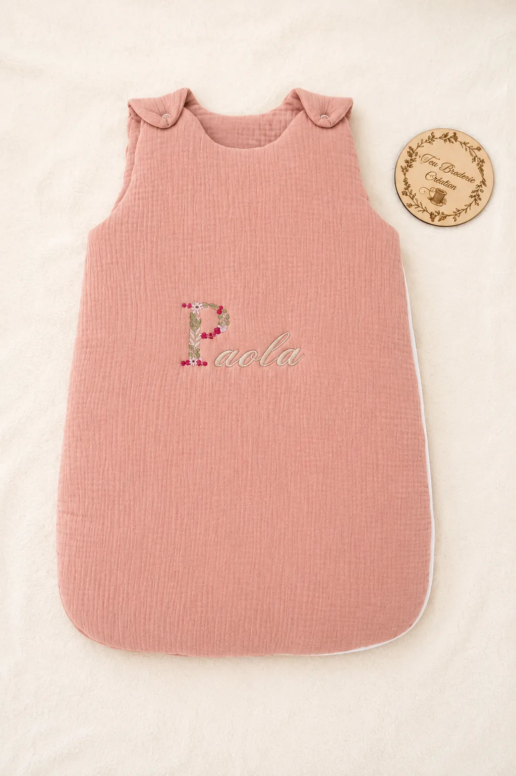 Gigoteuse rose personnalisée brodée